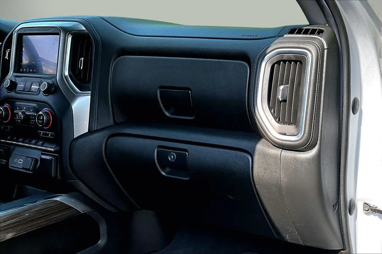 Used 2021 Silver Chevrolet RST image 19