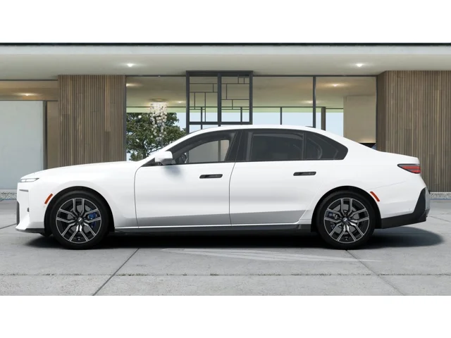 New 2027 Mineral White Metallic BMW 740i xDrive image 4