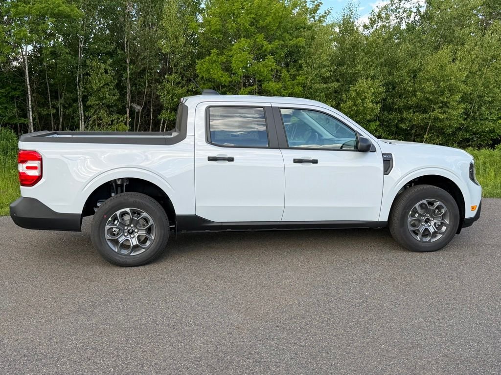 New 2026 Space White Metallic Ford XLT image 29