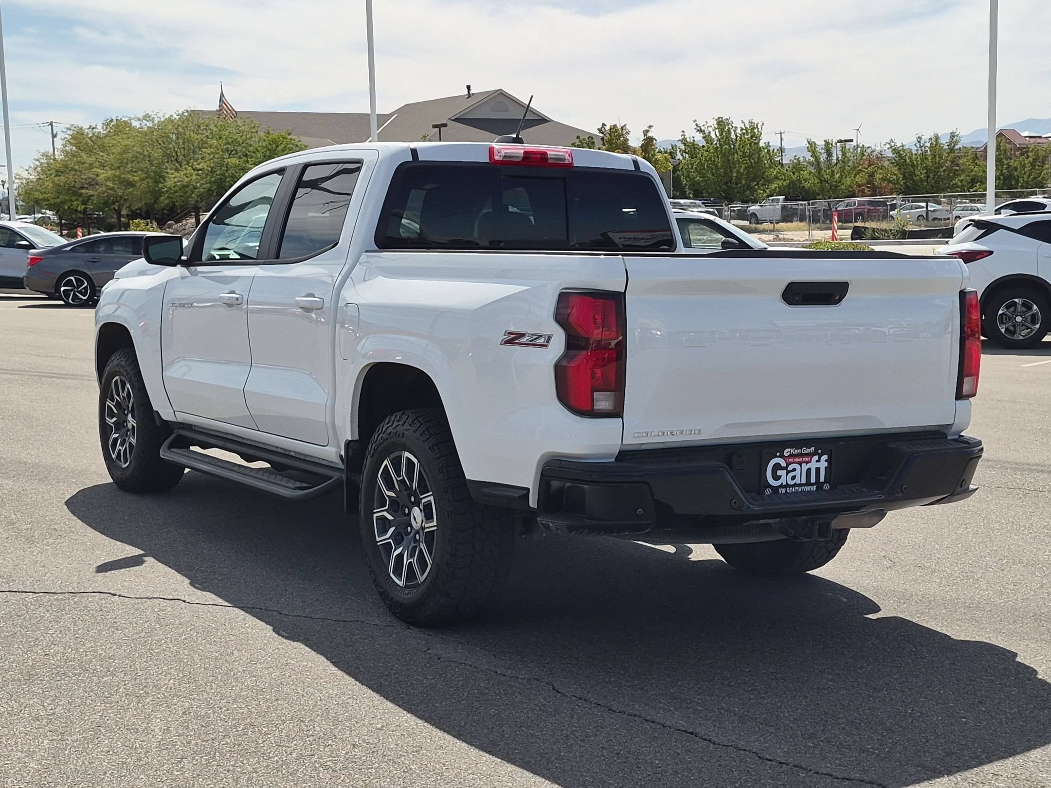 Used 2025 Summit White Chevrolet 4WD Z71 image 5