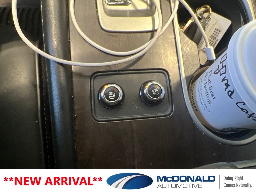 Used 2020 White Nissan Platinum image 9