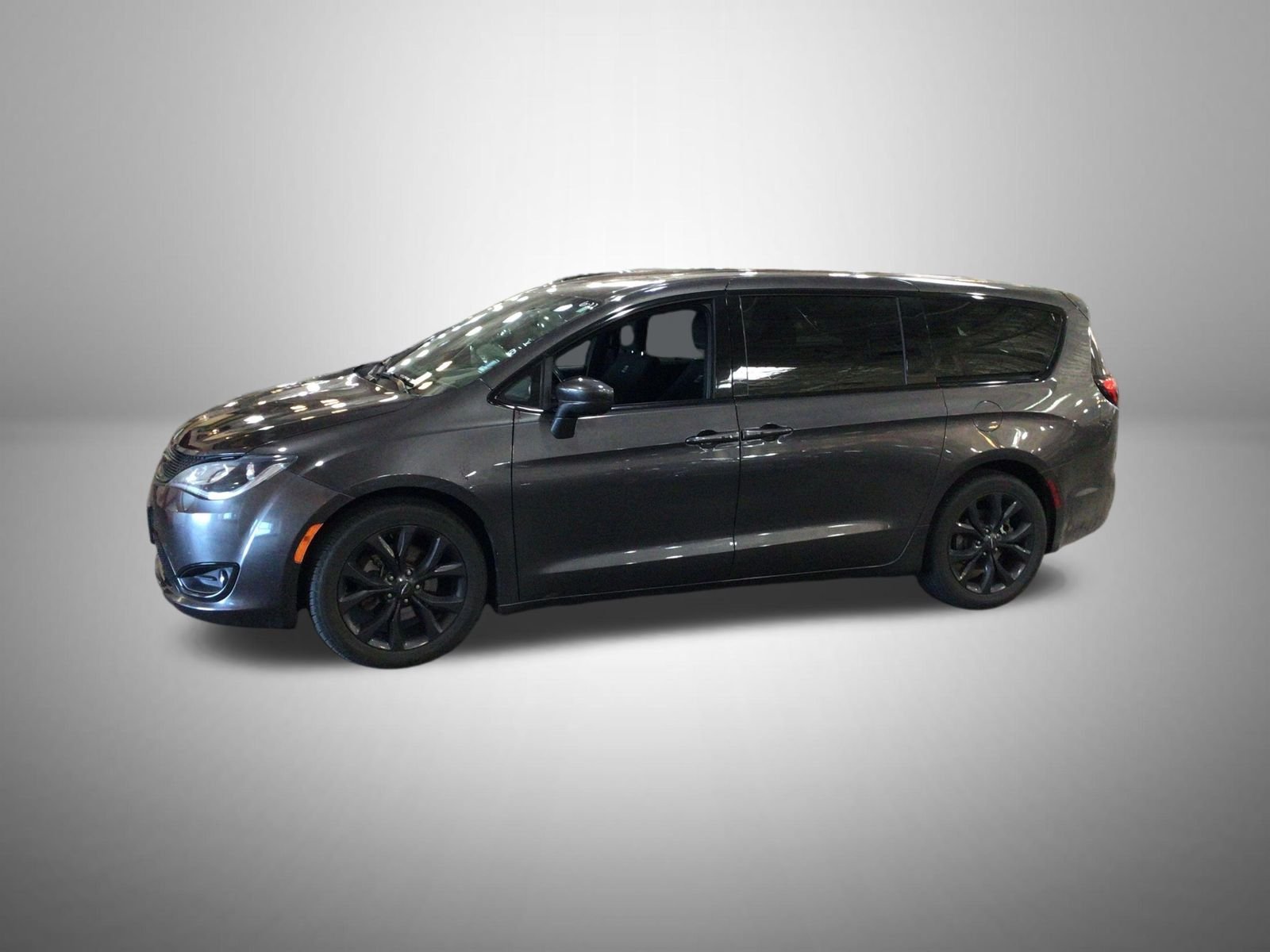 Used 2019 Gray Chrysler Touring Plus image 2