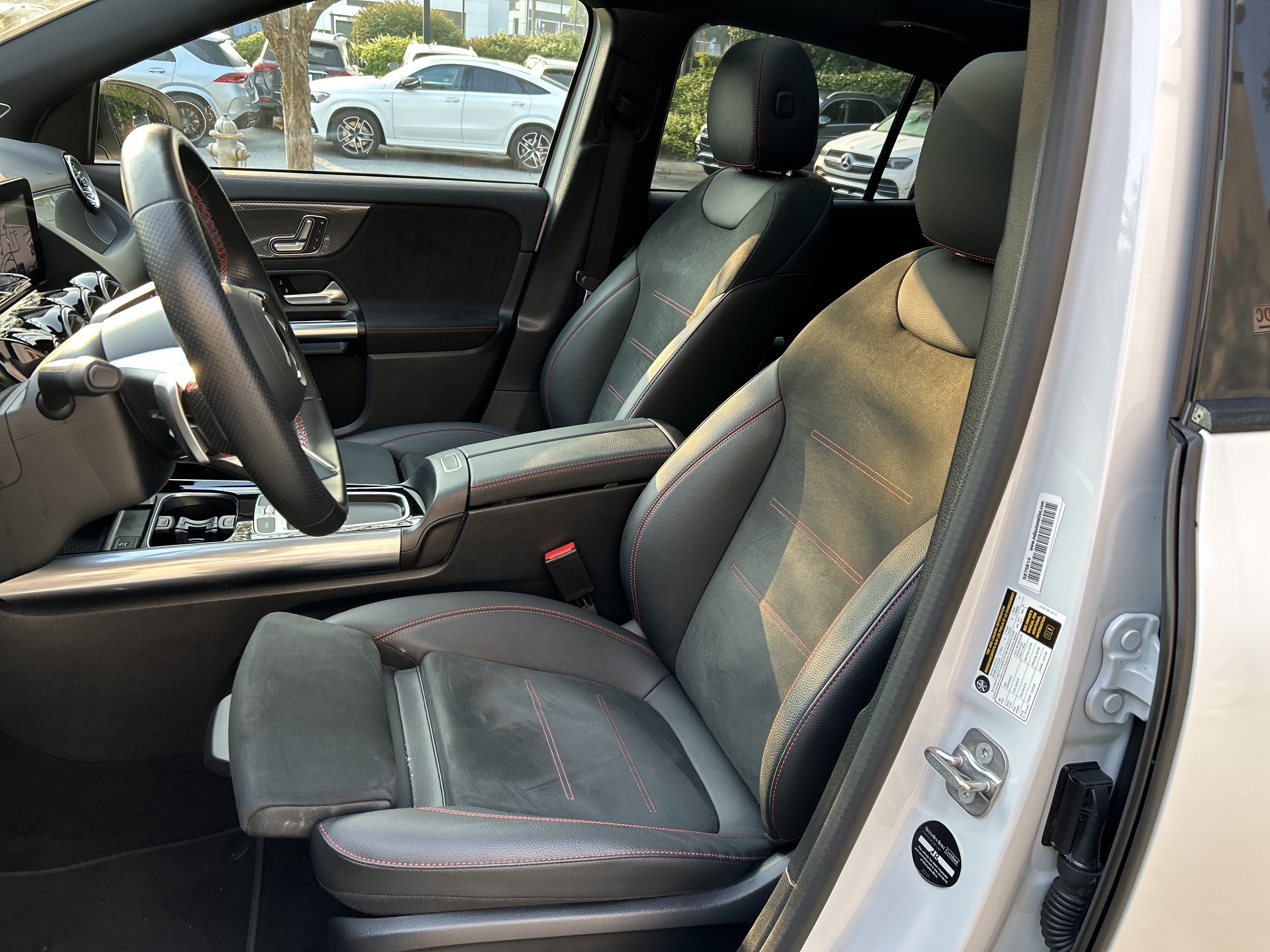 Certified Used 2024 Digital White Metallic Mercedes-Benz GLA 250 SUV image 21