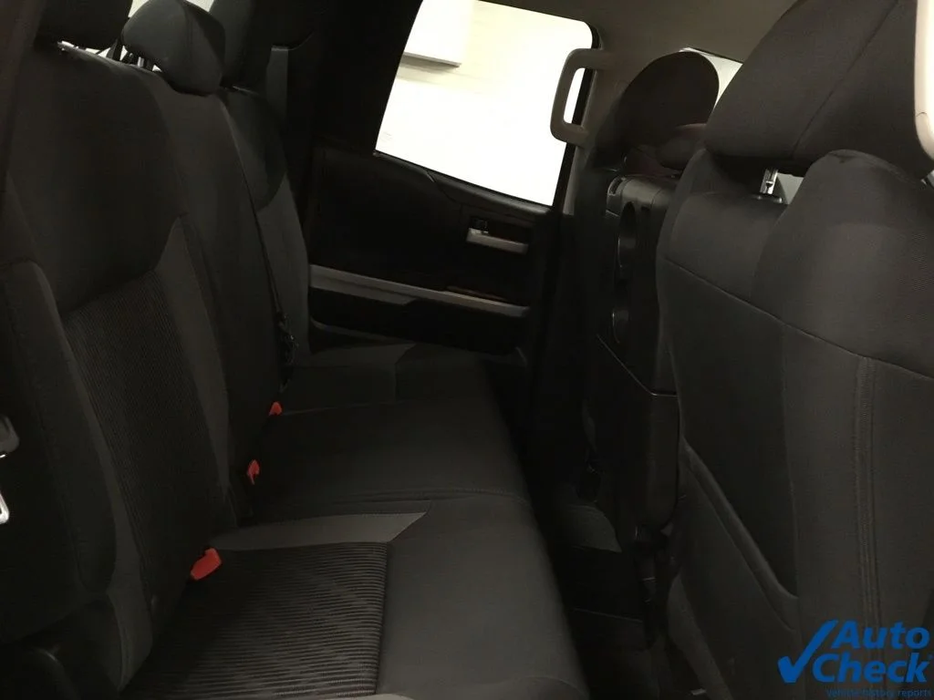 Used 2014 Red Toyota SR5 image 37