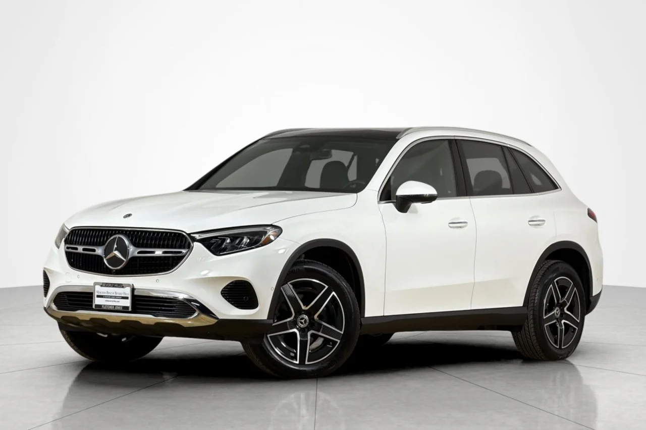 Used 2026 Polar White Mercedes-Benz GLC 300 image 1