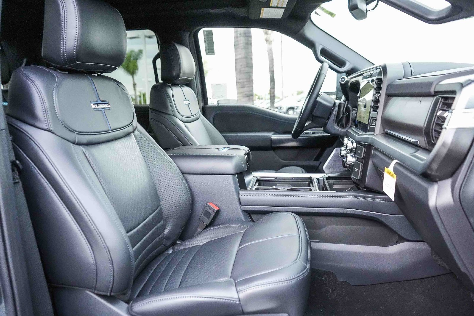 2026 Ford F-250 Super Duty Platinum - Photo 16