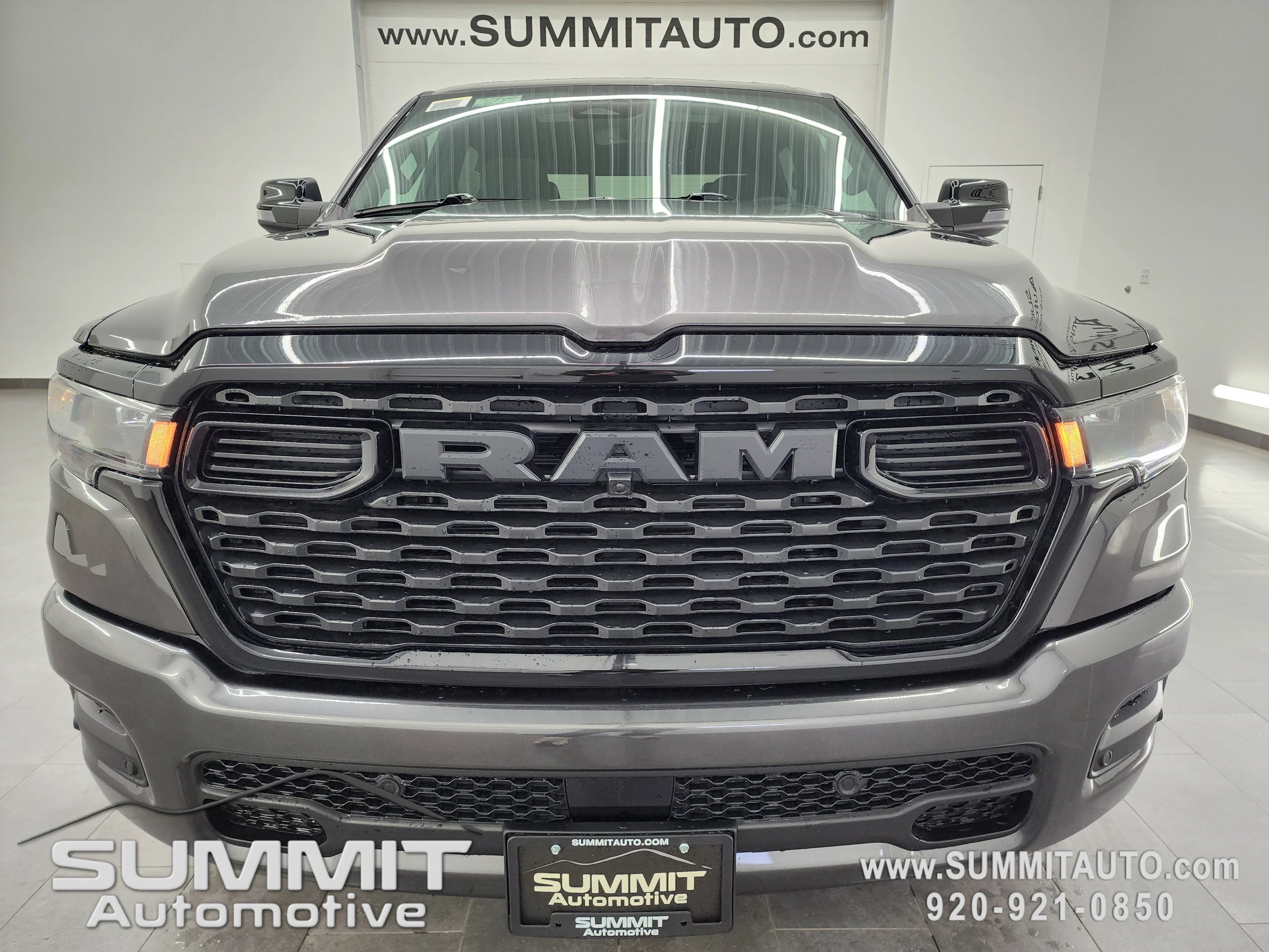 New 2026 Granite Crystal Metallic Clear-Coat Exterior Paint RAM Big Horn/Lone Star image 24