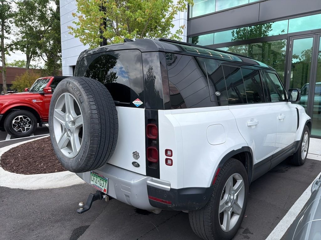 Used 2021 White Land Rover SE image 3