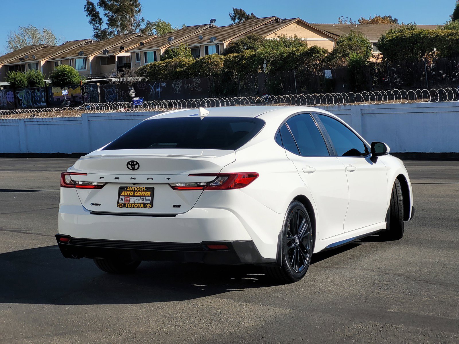 Used 2025 White Toyota  image 4