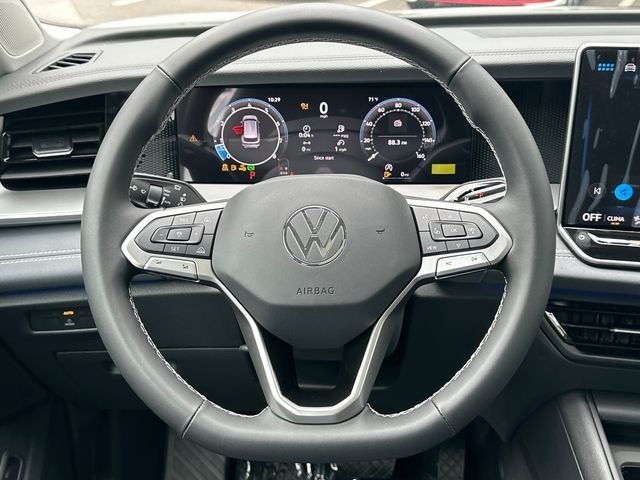 New 2026 Pure White Volkswagen 2.0T SE image 24