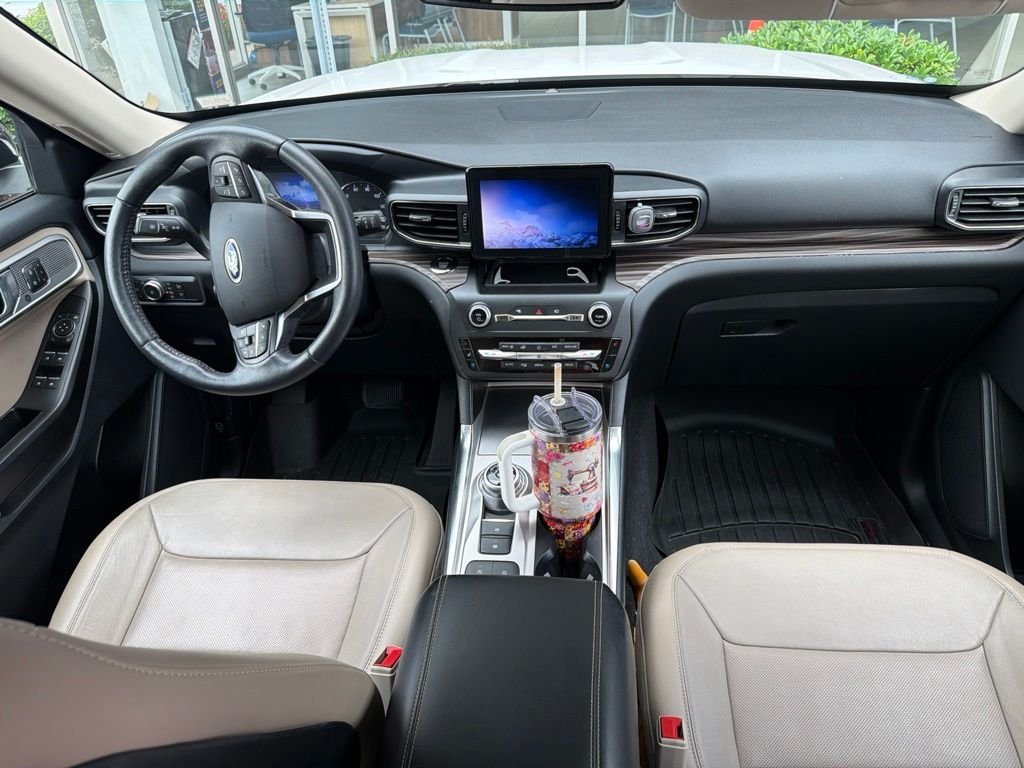 Used 2020 White Ford Limited image 8
