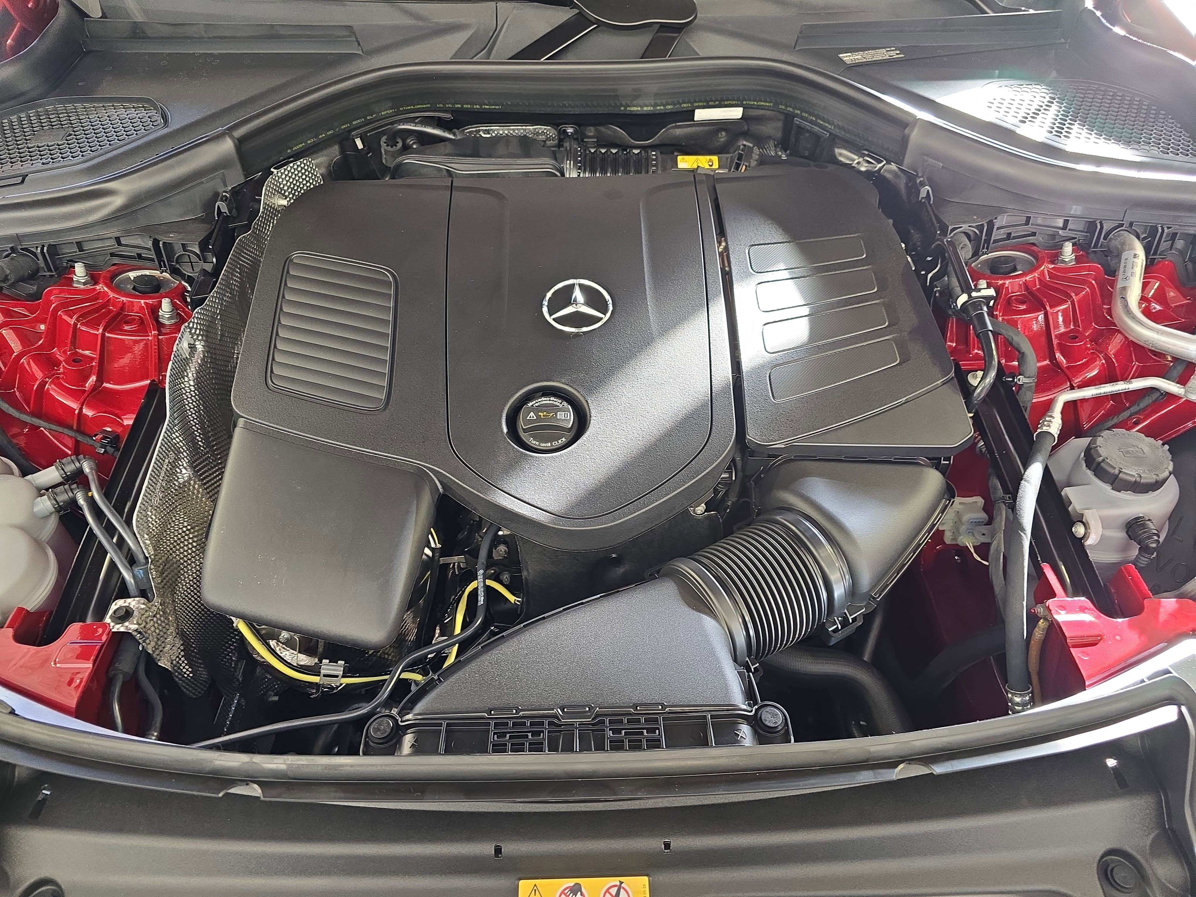 New 2026 MANUFAKTUR Patagonia Red Metallic Mercedes-Benz GLC300 image 30