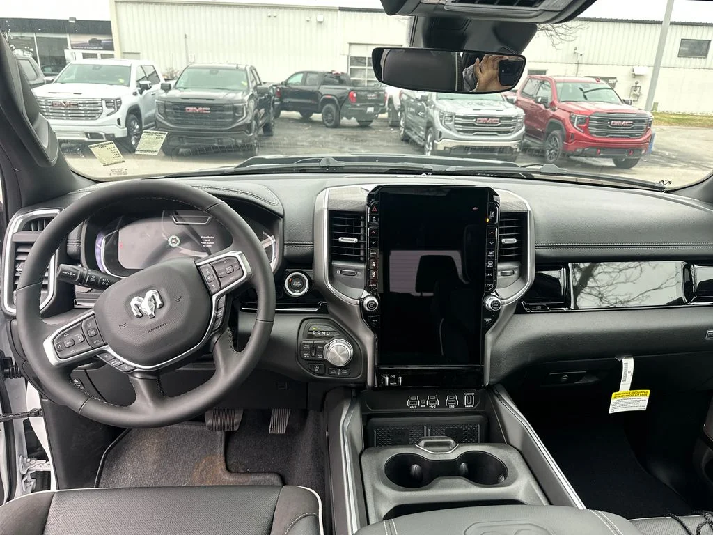 2026 RAM 1500 Laramie - Photo 16