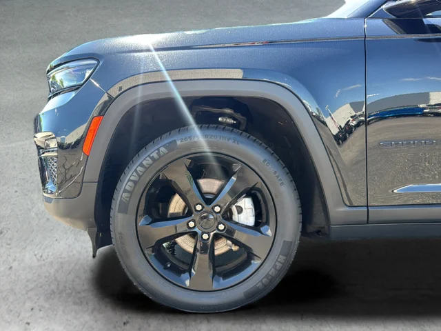 Used 2023 Black Jeep Limited image 22