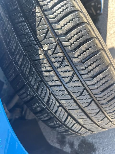 Used 2017 Blue Ford V6 image 12