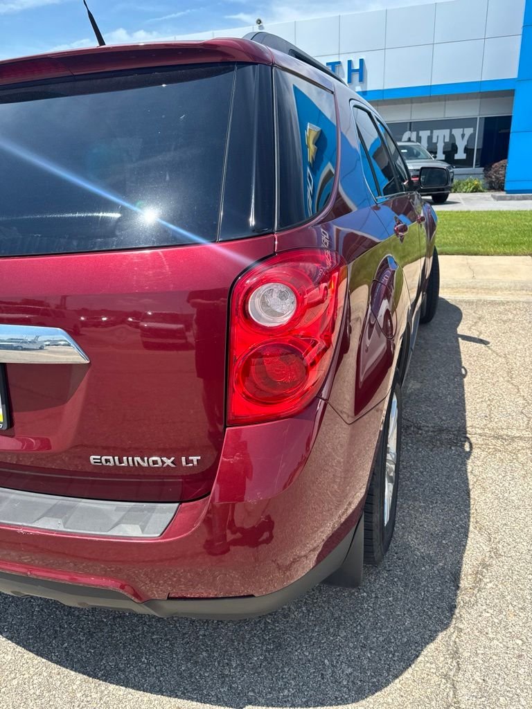 Used 2011 Red Chevrolet LT image 5