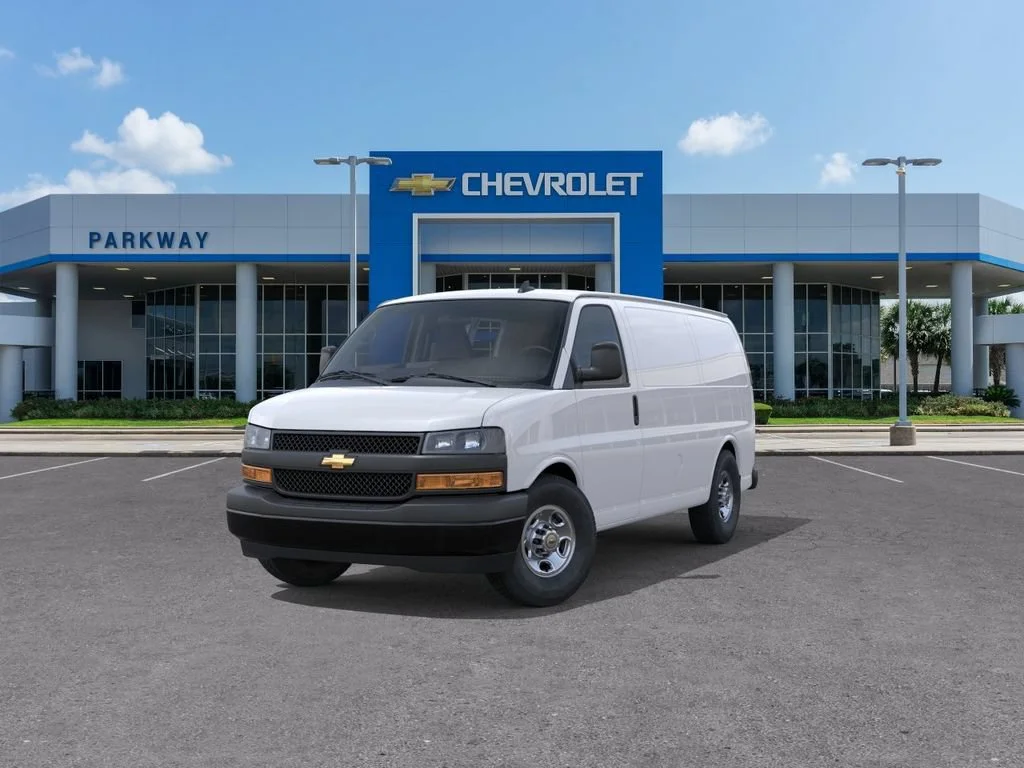 New 2025 Summit White Chevrolet WT image 8