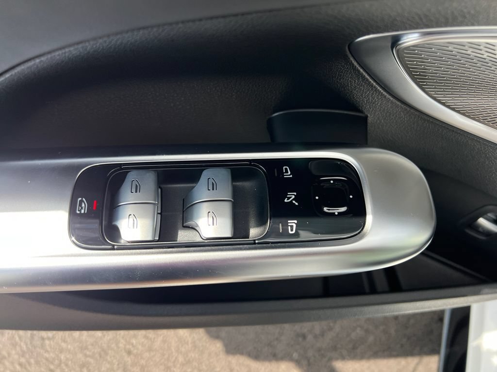 New 2026 MANUFAKTUR Moonlight White Metallic Mercedes-Benz AMG® C 43 4MATIC Sedan image 48