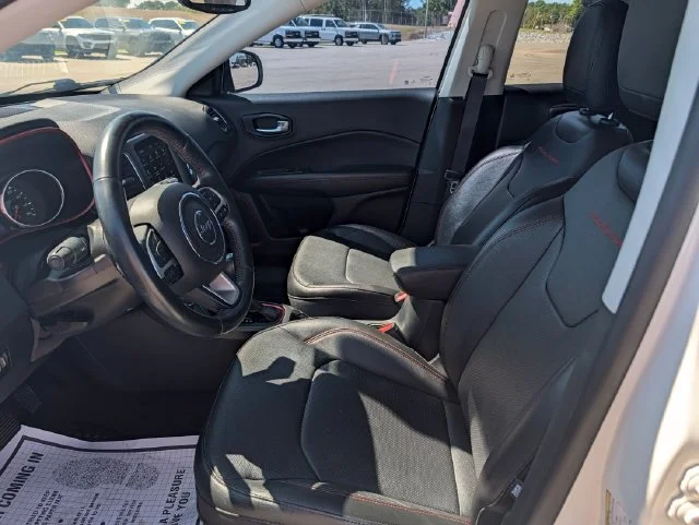 Used 2021 White Jeep Trailhawk image 9