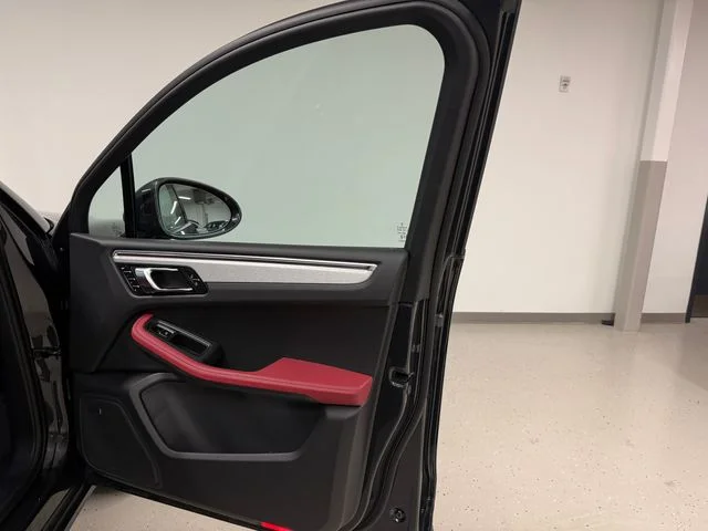 Certified Used 2026  Porsche  image 33