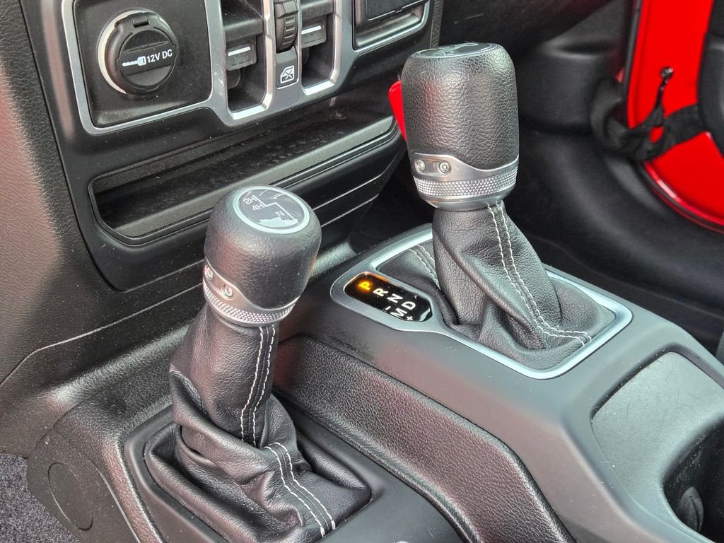 Used 2018 Red Jeep Unlimited Sahara image 29