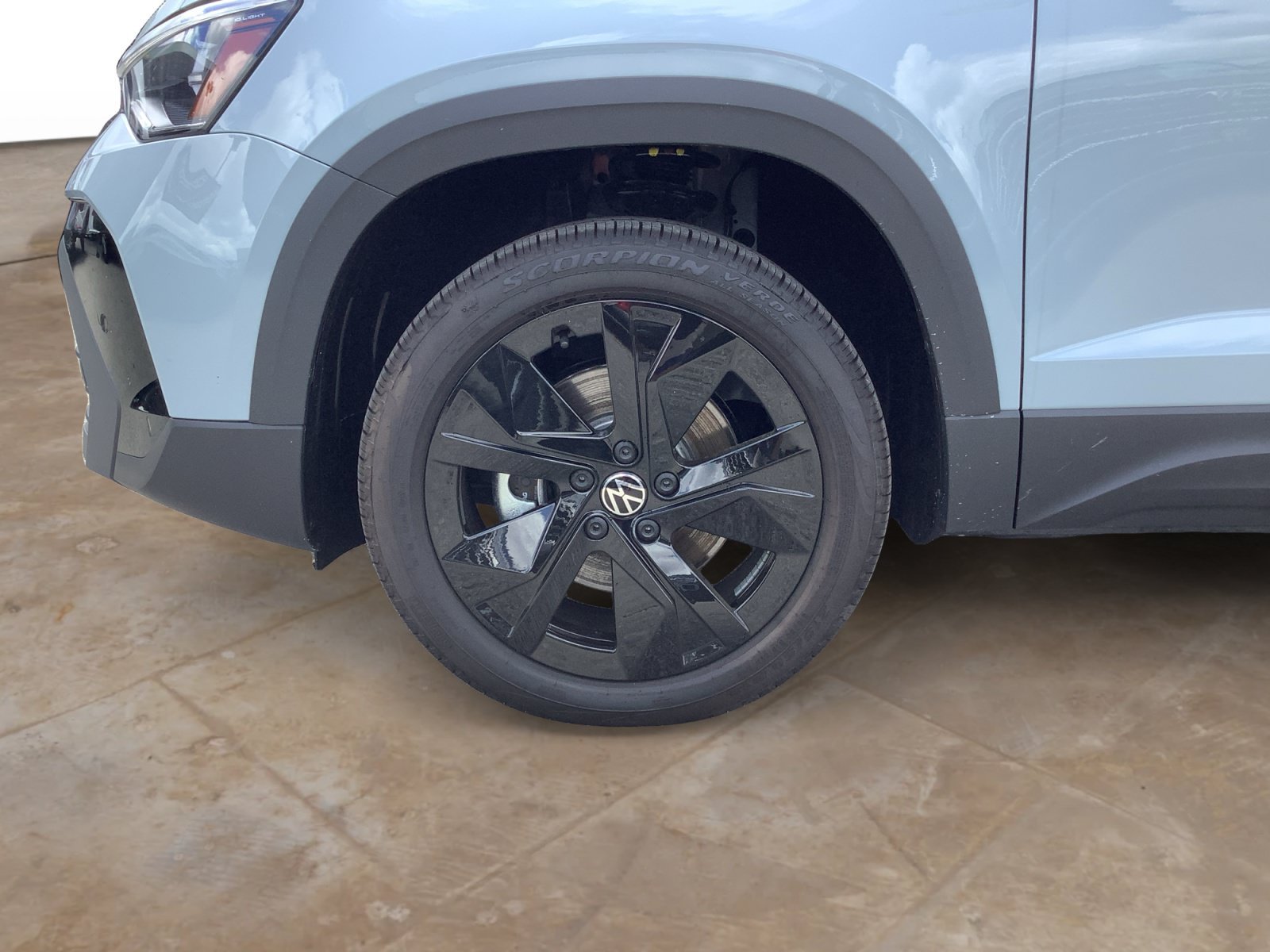 New 2026 Monument Gray w/Deep Black Roof Volkswagen SE Black image 10