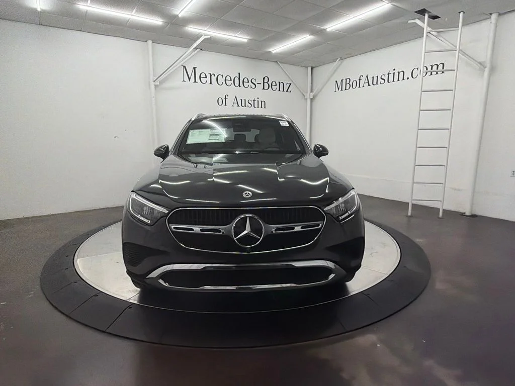 New 2027 Gray Mercedes-Benz GLC 300 image 2
