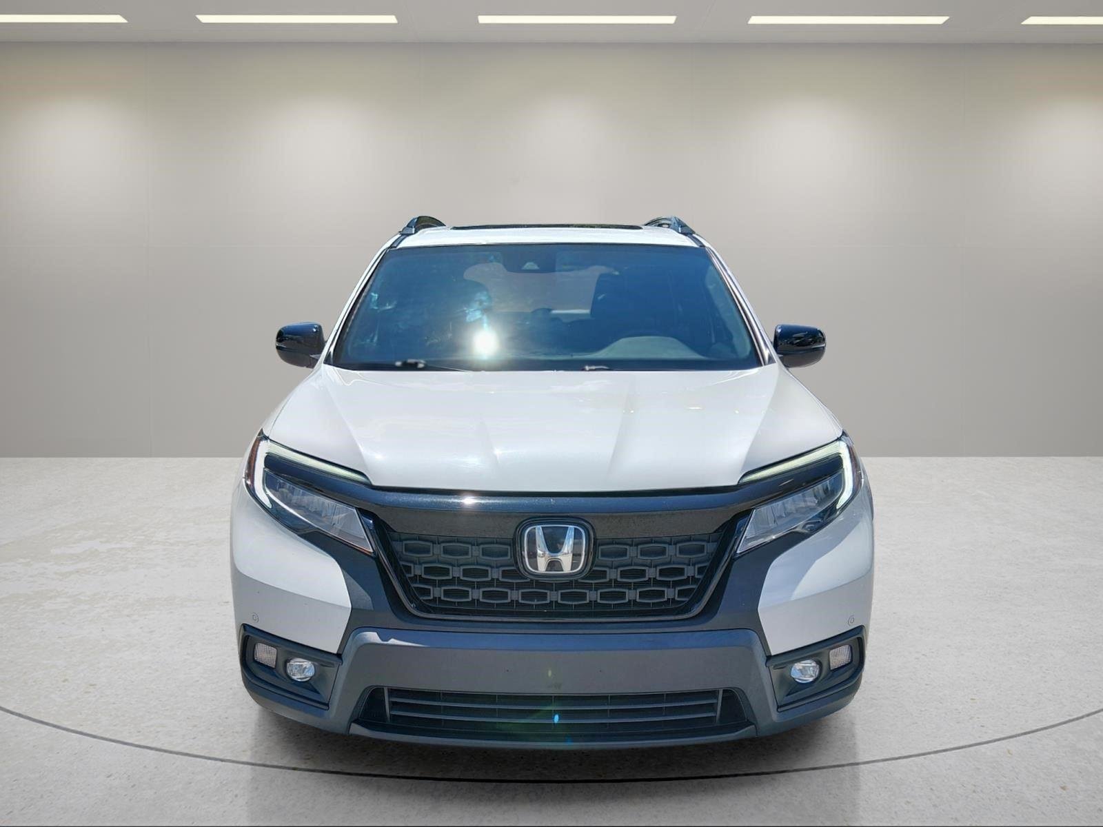 Used 2019 White Diamond Pearl Honda Touring image 8