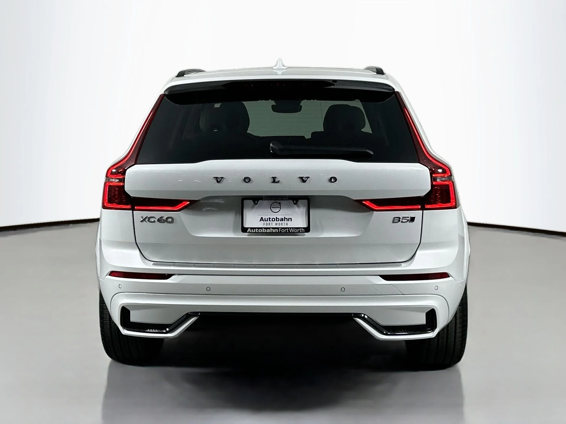 New 2026 Crystal White Volvo Ultra image 6