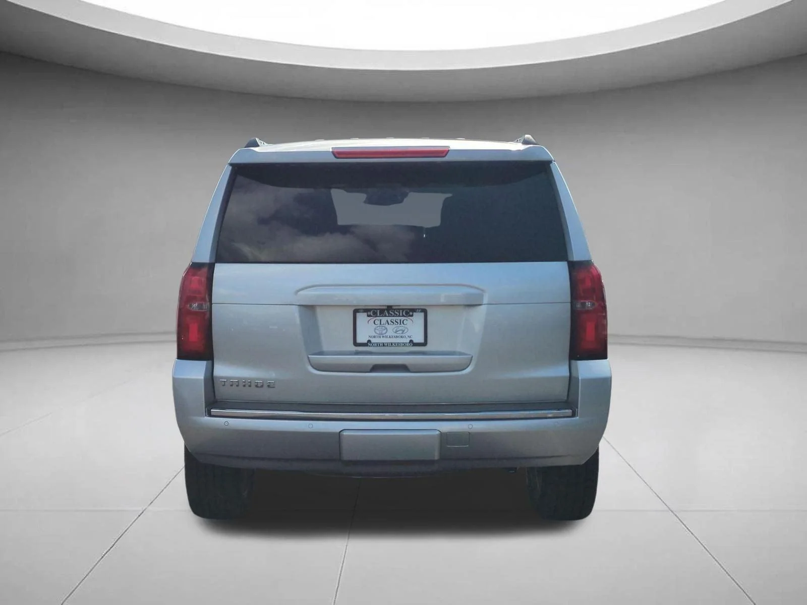 Used 2016 Silver Ice Metallic Chevrolet LTZ image 4