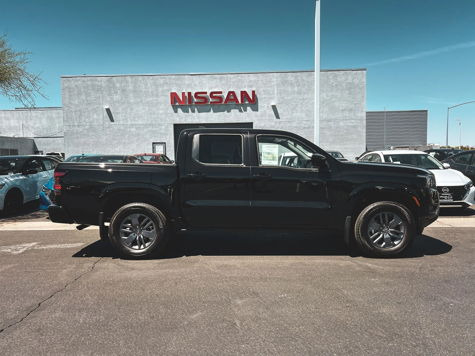 2025 Nissan Frontier SV - Photo 6