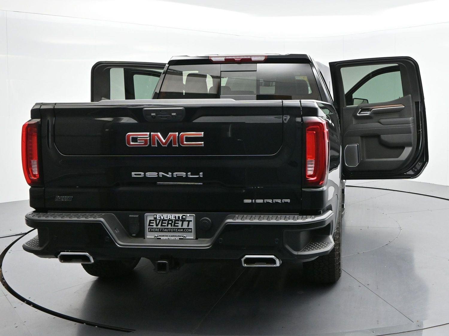 Used 2025 Onyx Black GMC Denali image 47
