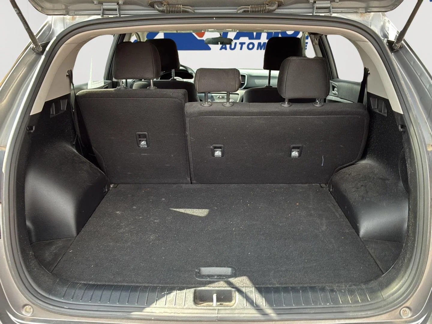 Used 2018 Mineral Silver Kia LX image 9