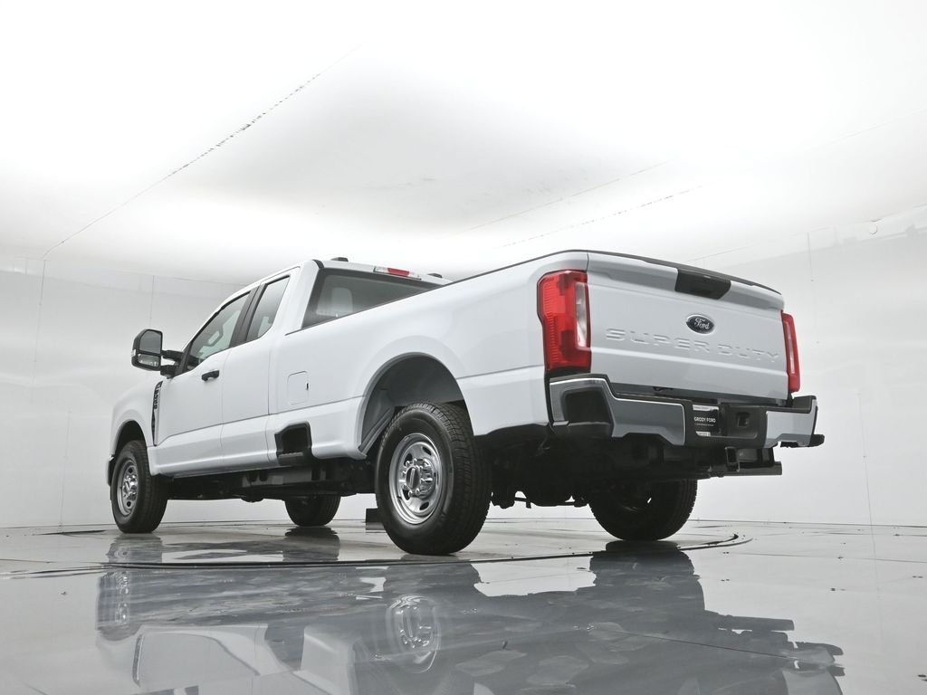 New 2026 Oxford White Ford XL image 44