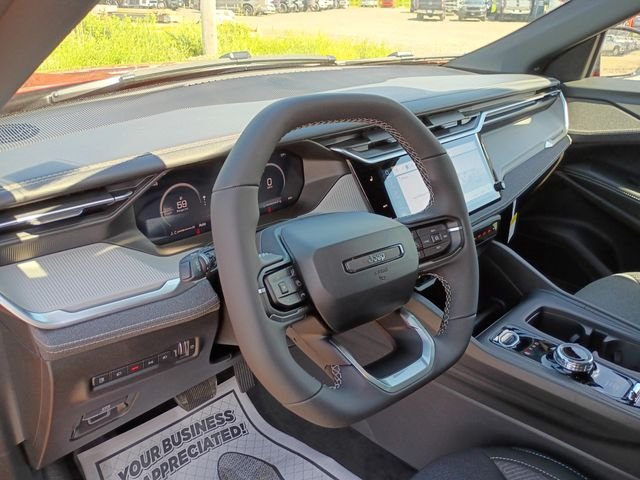 New 2026 Red Hot Pearl-Coat Exterior Paint Jeep Laredo image 11