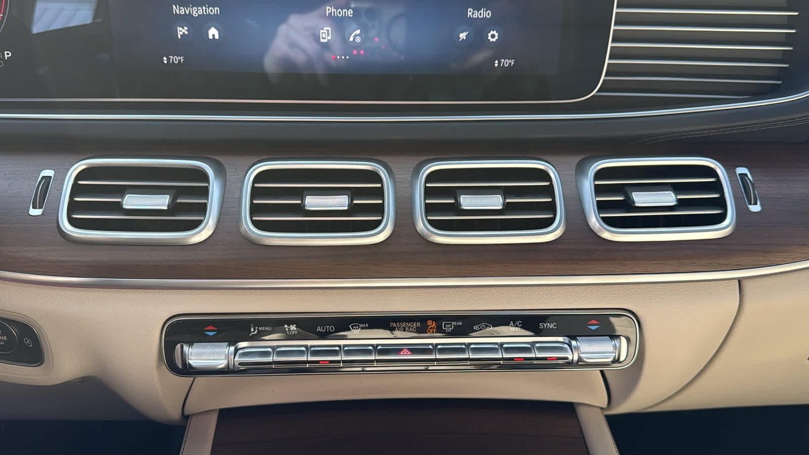 New 2026 Polar White Mercedes-Benz GLE 580 image 24