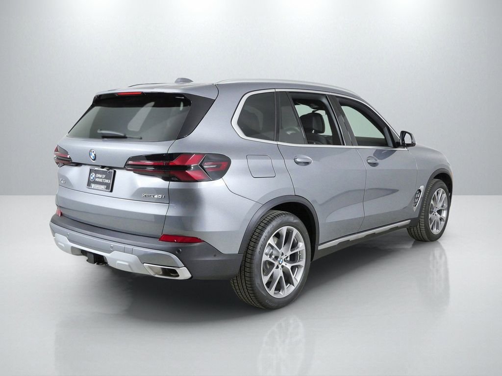 Used 2026 Skyscraper Grey Metallic BMW xDrive40i image 10