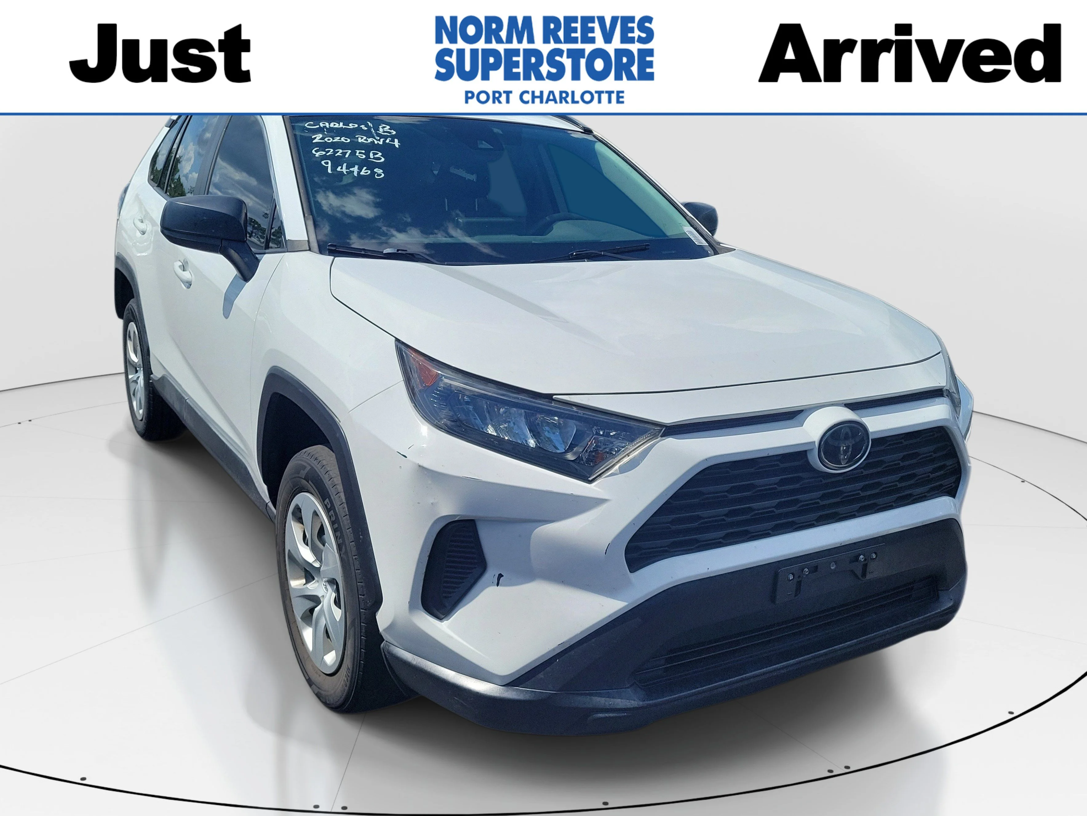 2020 Toyota RAV4 LE AWD's photo