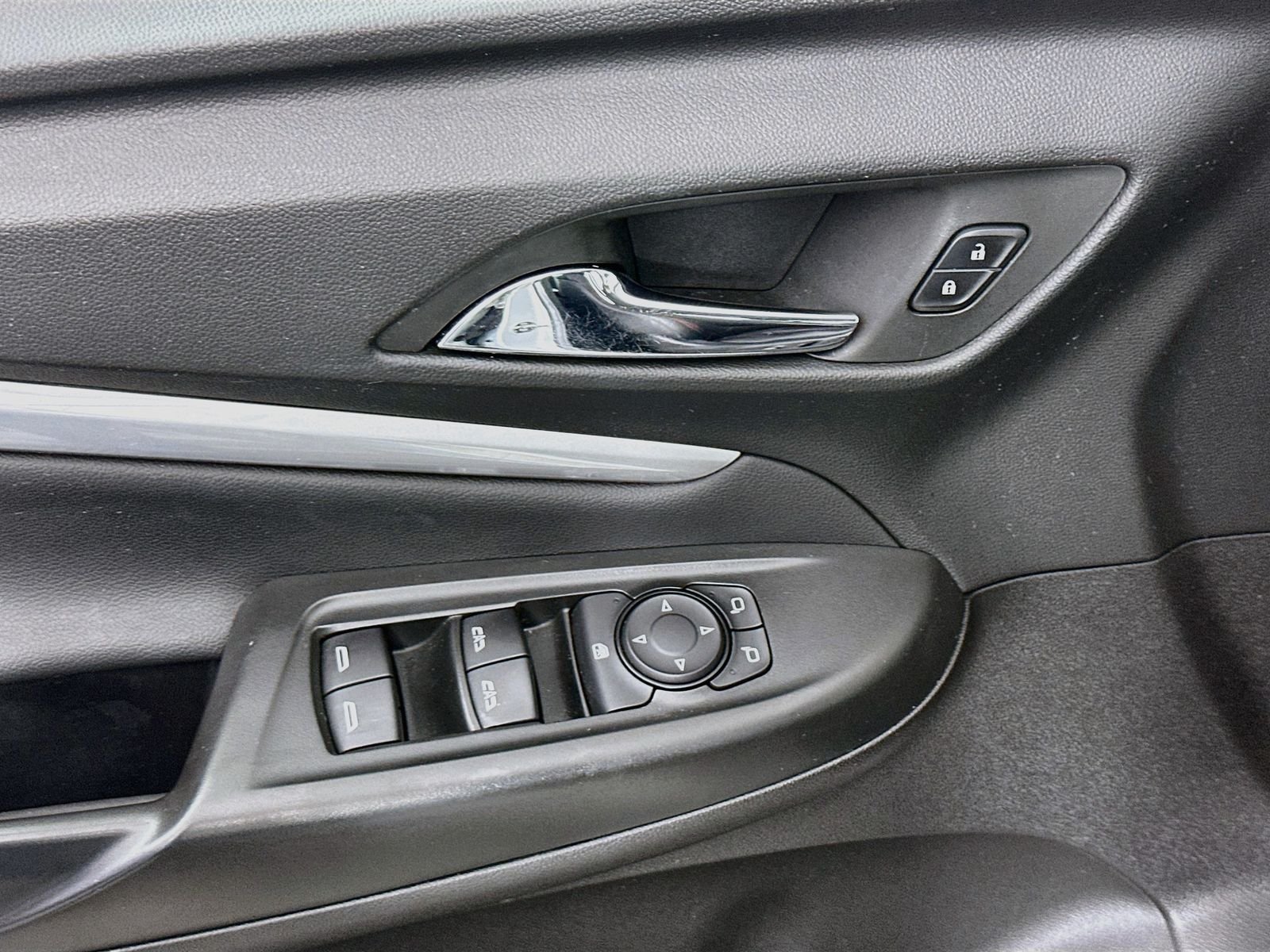 Used 2023 Silver Flare Metallic Chevrolet LT image 19