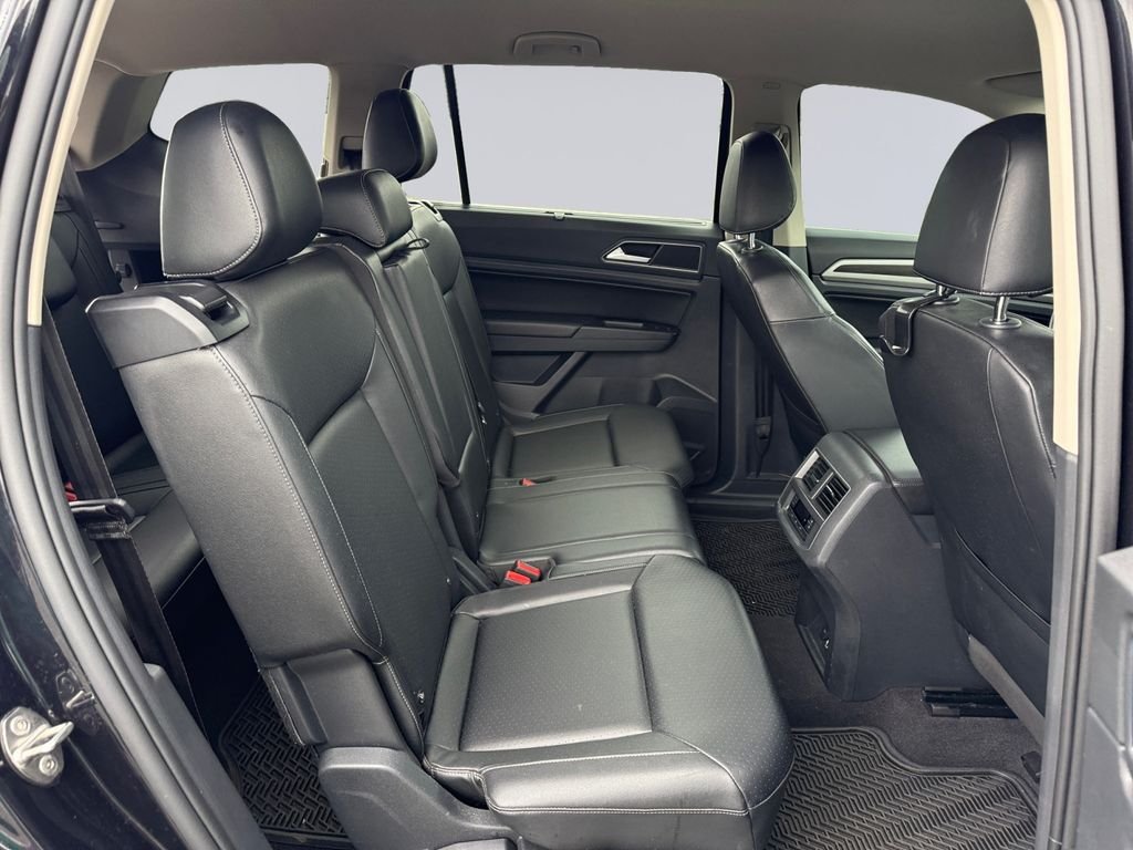 Used 2019 Black Volkswagen 3.6L V6 SE image 19