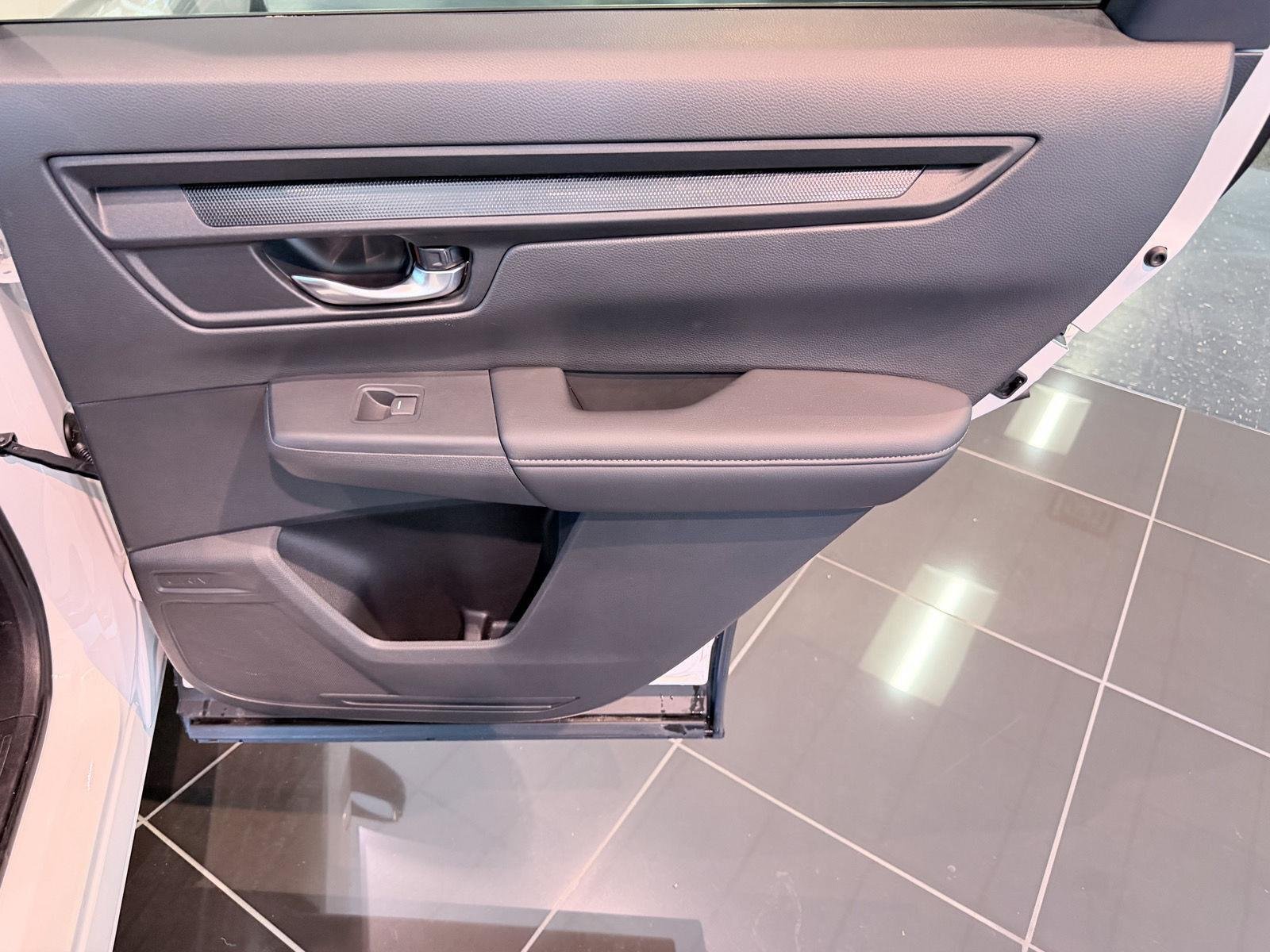 Used 2026 Platinum White Pearl Honda EX image 24