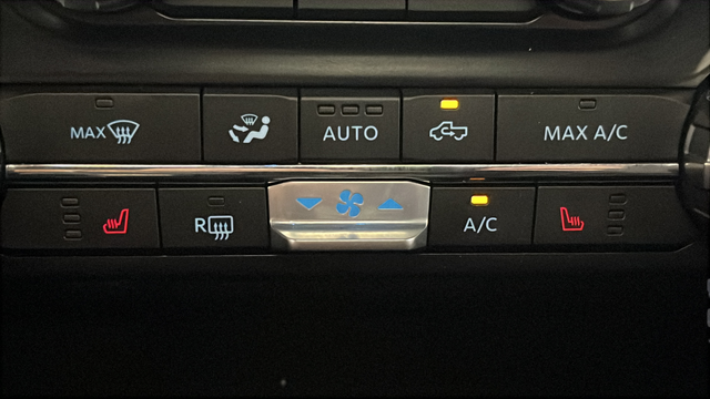 Used 2024 Agate Black Metallic Ford XLT image 41
