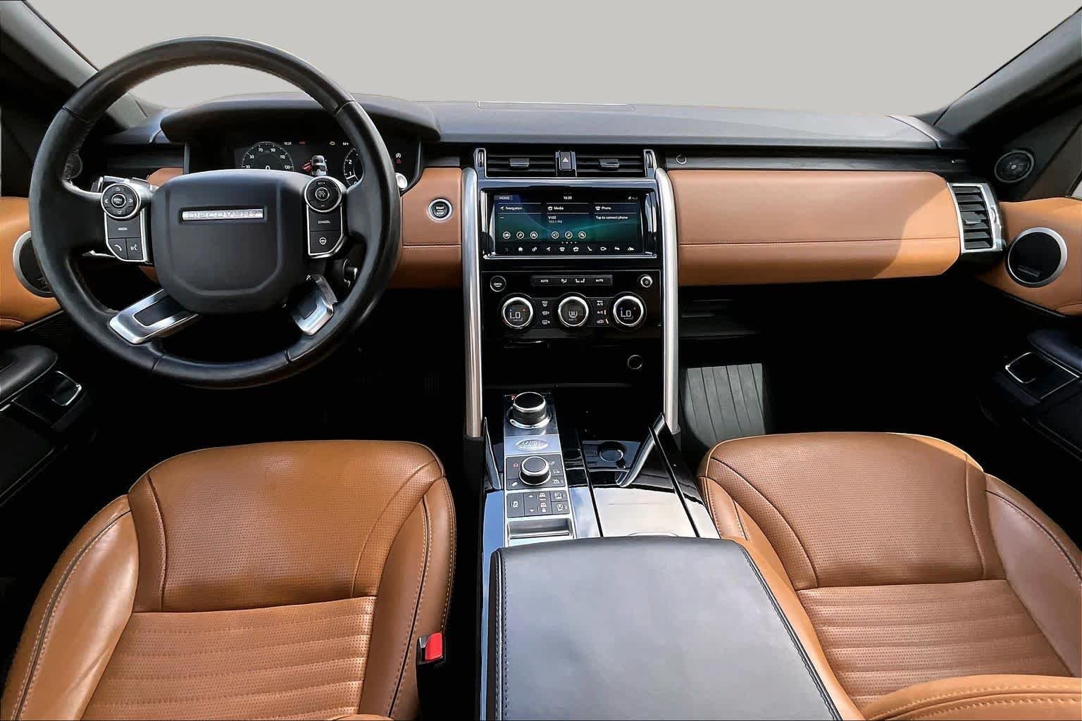 Used 2018 Fuji White Land Rover HSE Luxury image 15