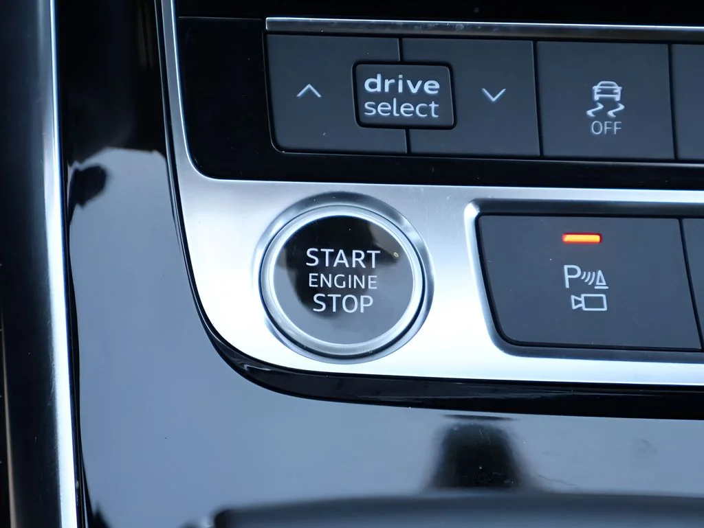 Used 2025  Audi 55 Premium Plus image 29