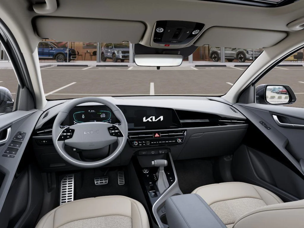 2025 Kia Niro EX Touring - Photo 14