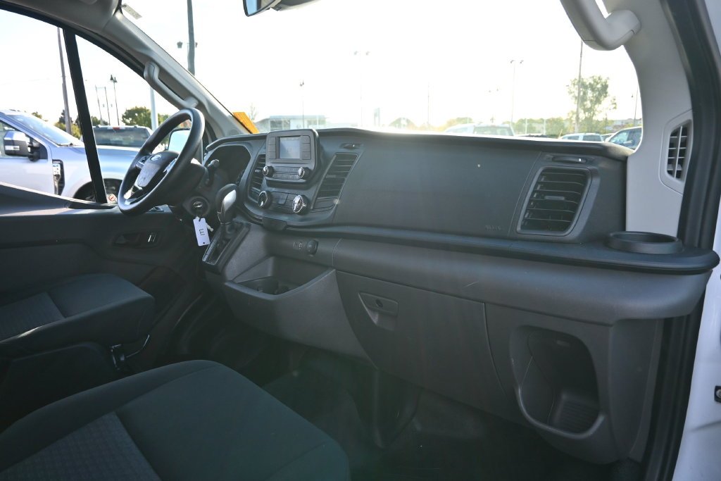 Used 2025 Oxford White Ford Base image 19