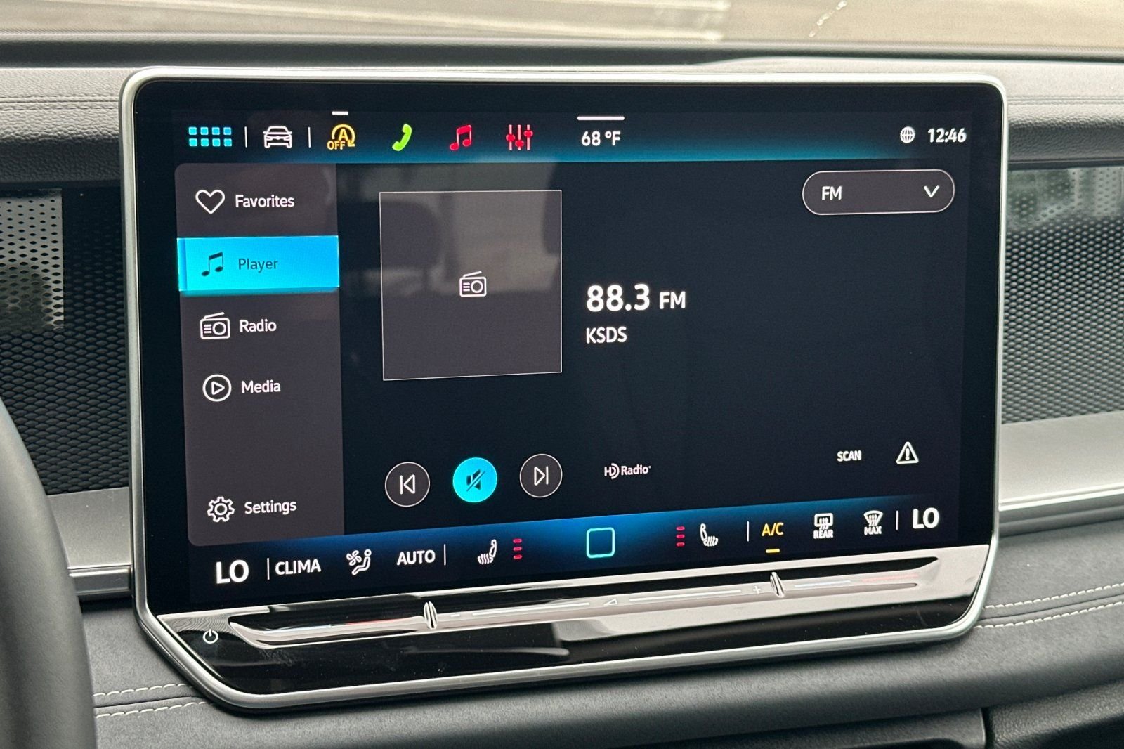 2026 Volkswagen Tiguan SE - Photo 16