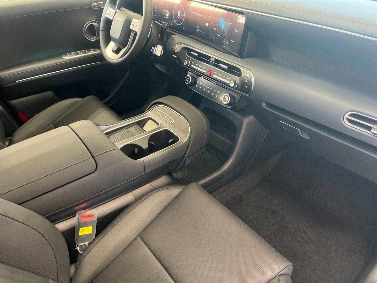 New 2026 Gray Hyundai SEL Premium 8P image 14