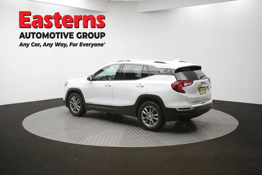 Used 2023 White GMC SLT image 65