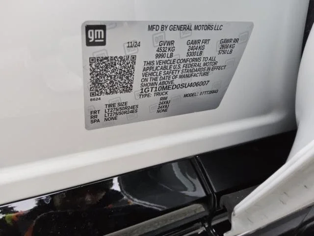 Used 2025 Summit White GMC Extended Range Denali image 26